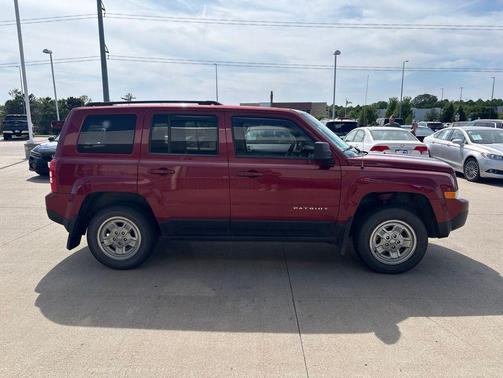 Deep Cherry Red Crystal Pearlcoat 2014 Jeep Patriot Sport