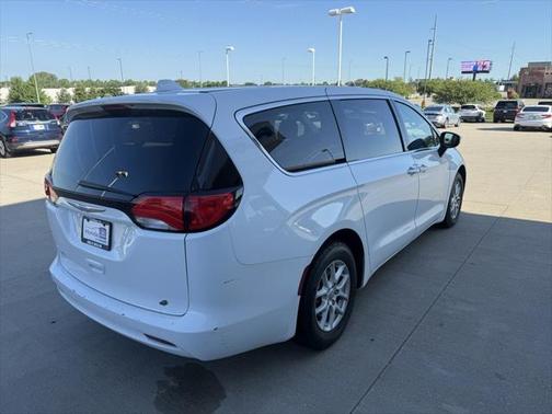 2017 Chrysler Pacifica LX