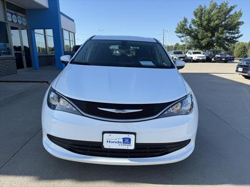2017 Chrysler Pacifica LX