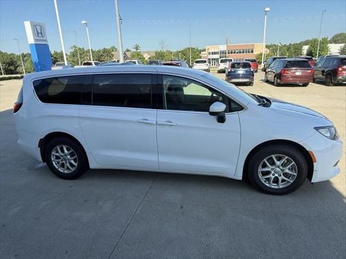 2017 Chrysler Pacifica LX