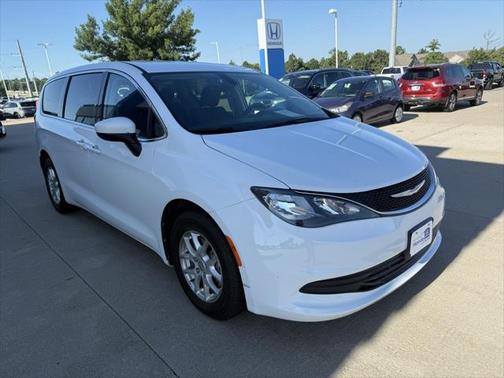 2017 Chrysler Pacifica LX