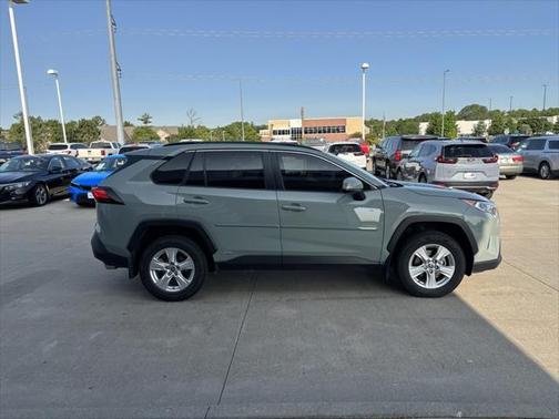 2020 Toyota RAV4 Hybrid XLE