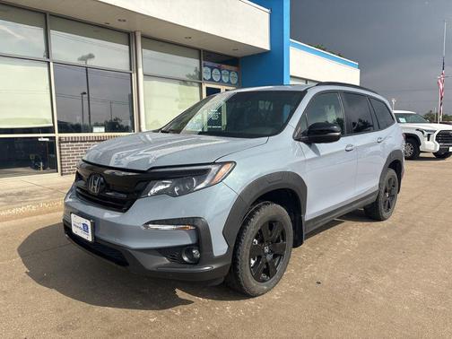 Sonic Gray Pearl 2022 Honda Pilot AWD TrailSport