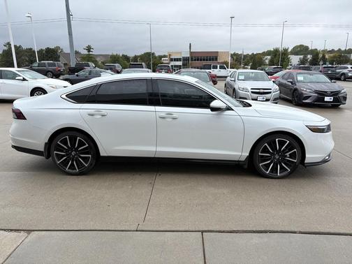2023 Honda Accord Hybrid Touring