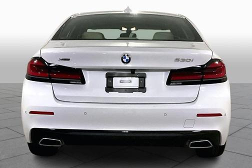 Mineral White Metallic 2023 BMW 530 i xDrive
