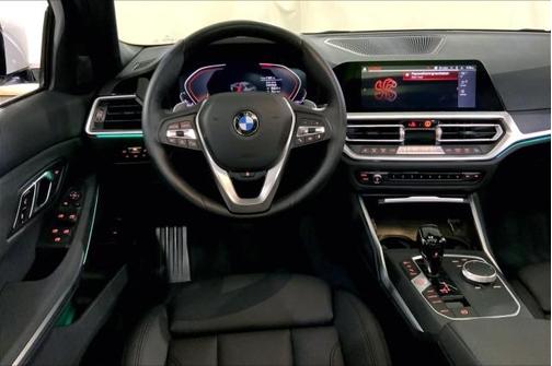 Photo 5 of 32 of 2021 BMW 330 i xDrive