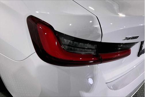 2025 BMW 330 i xDrive