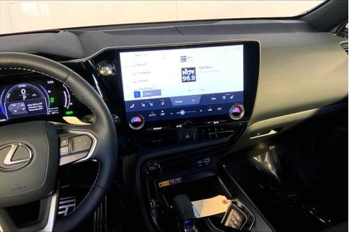 2025 Lexus NX 450h+ F SPORT Handling
