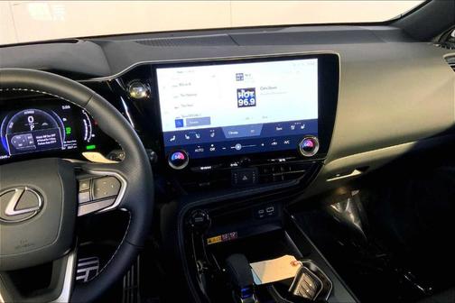 2025 Lexus NX 450h+ F SPORT Handling