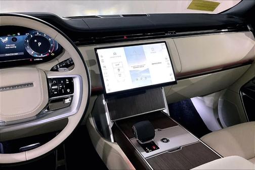 2025 Land Rover Range Rover P530 SE