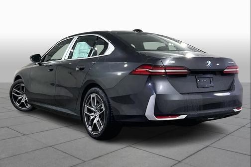 2026 BMW i5 xDrive40