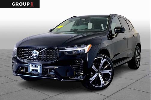 2023 Volvo XC60 B5 Ultimate Dark Theme