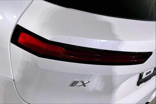 2026 BMW iX xDrive60