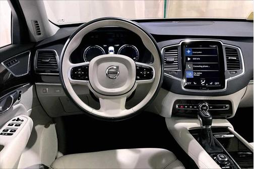 2019 Volvo XC90 T6 Momentum