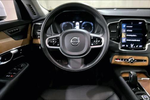 2021 Volvo XC90 Recharge Plug-In Hybrid T8 Inscription Expression 7 Passenger