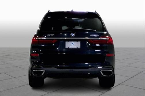 Photo 4 of 32 of 2019 BMW X7 xDrive50i