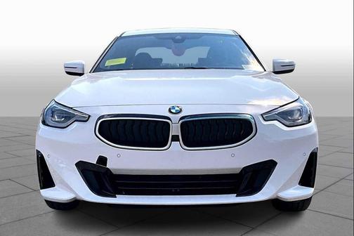 2025 BMW 230 i xDrive