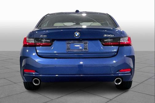2023 BMW 330 i xDrive