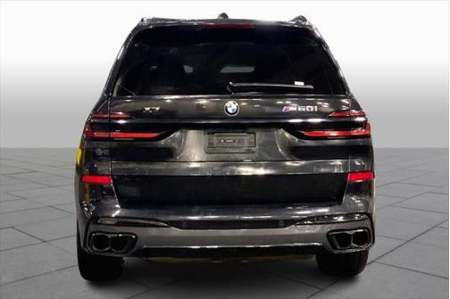 2024 BMW X7 M60i