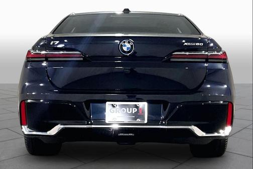 Carbon Black Metallic 2023 BMW i7 xDrive60