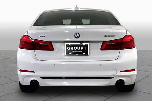 Alpine White 2018 BMW 530 i xDrive