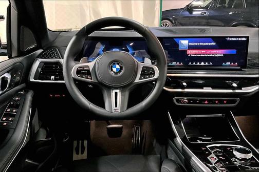 2025 BMW X5 M60i