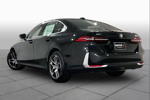 Black Sapphire Metallic 2026 BMW 530 xDrive