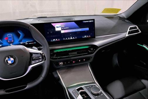 2025 BMW 330 i xDrive