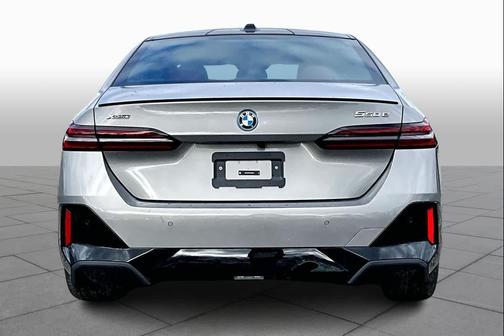 2026 BMW 550e xDrive