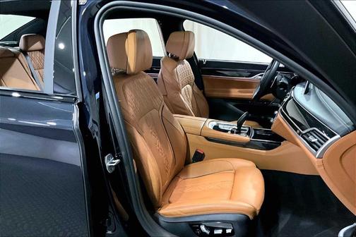 2022 BMW 750 i xDrive