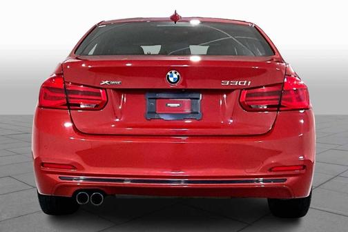 2018 BMW 330 i xDrive