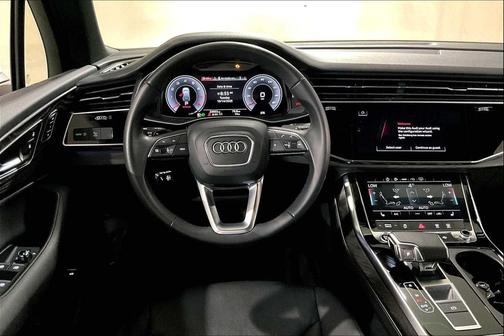2022 Audi Q7 45 Premium