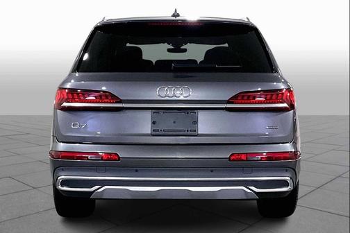 2022 Audi Q7 45 Premium