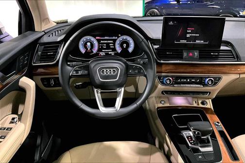 2022 Audi Q5 45 S line Premium Plus