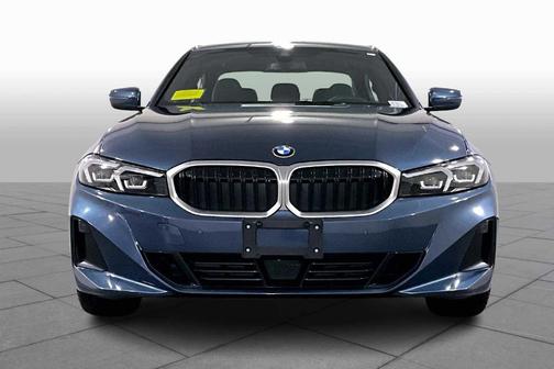 2025 BMW 330 i xDrive