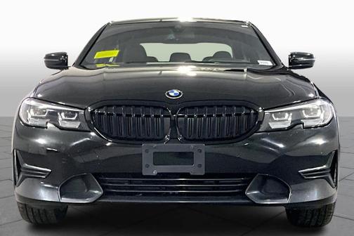 2019 BMW 330 i xDrive