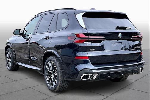 2026 BMW X5 M60i