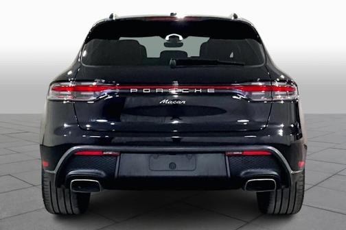 2022 Porsche Macan Base