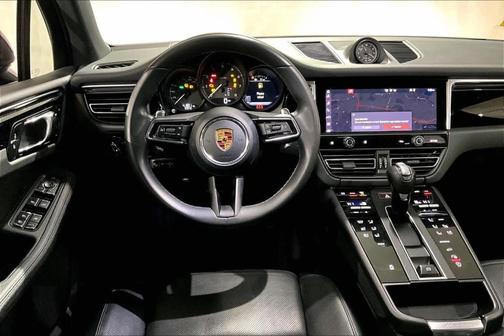 2022 Porsche Macan Base