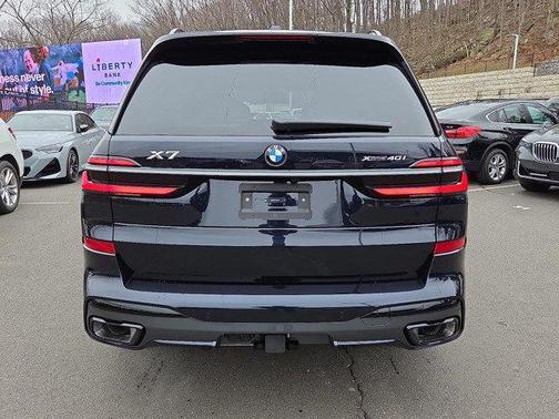 Carbon Black Metallic 2026 BMW X7 xDrive40i