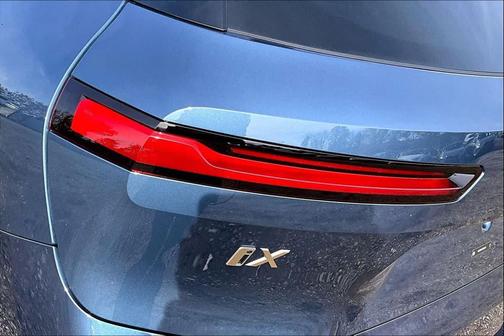 2026 BMW iX xDrive60