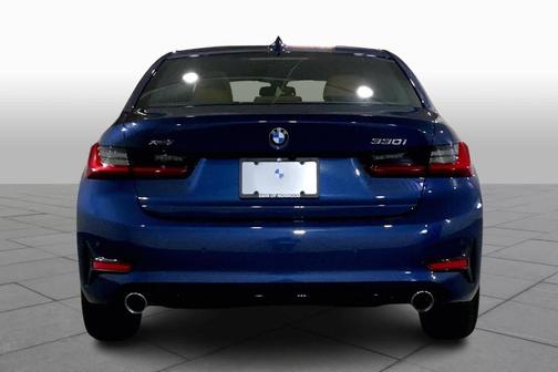 2022 BMW 330 i xDrive