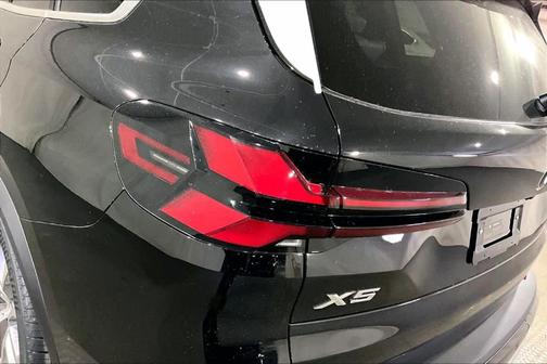 Black 2026 BMW X5 xDrive40i