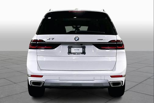 2025 BMW X7 xDrive40i