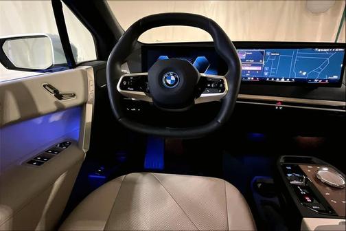 Mineral White Metallic 2025 BMW iX xDrive50