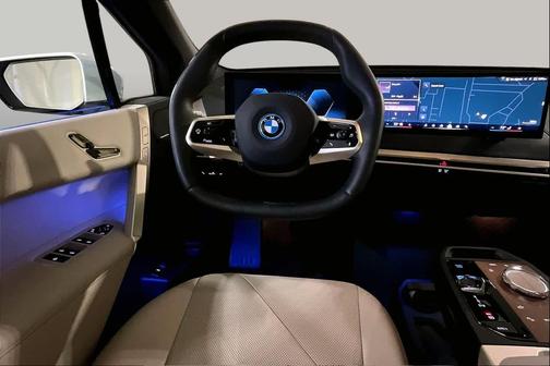 Mineral White Metallic 2025 BMW iX xDrive50