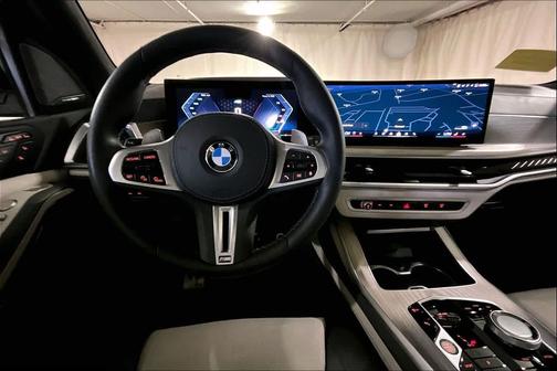 Gray Metallic 2025 BMW X7 M60i