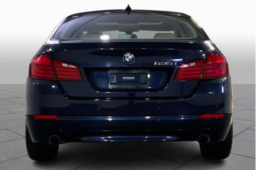 Photo 4 of 32 of 2011 BMW 535 i xDrive
