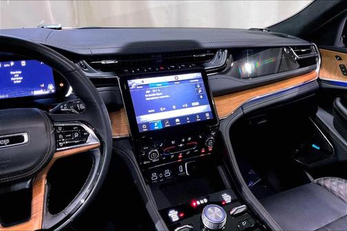 2023 Jeep Grand Cherokee Summit