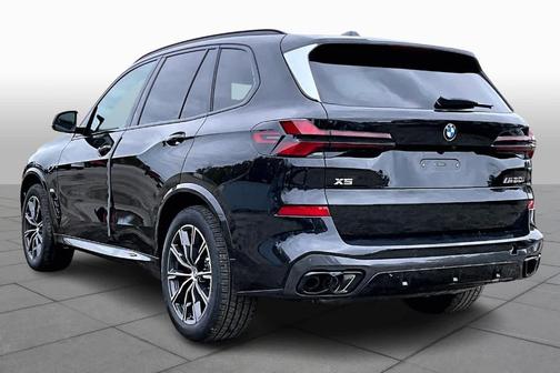 2026 BMW X5 M60i